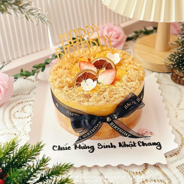 Chiếc bánh bông lan trứng muối hình tròn nhà Ryca Cake - Image 5