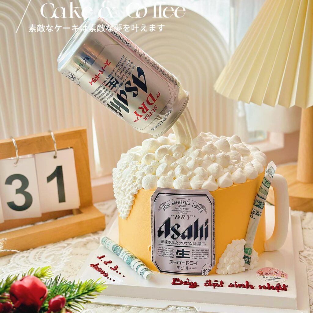 ビールカップのデザインケーキ